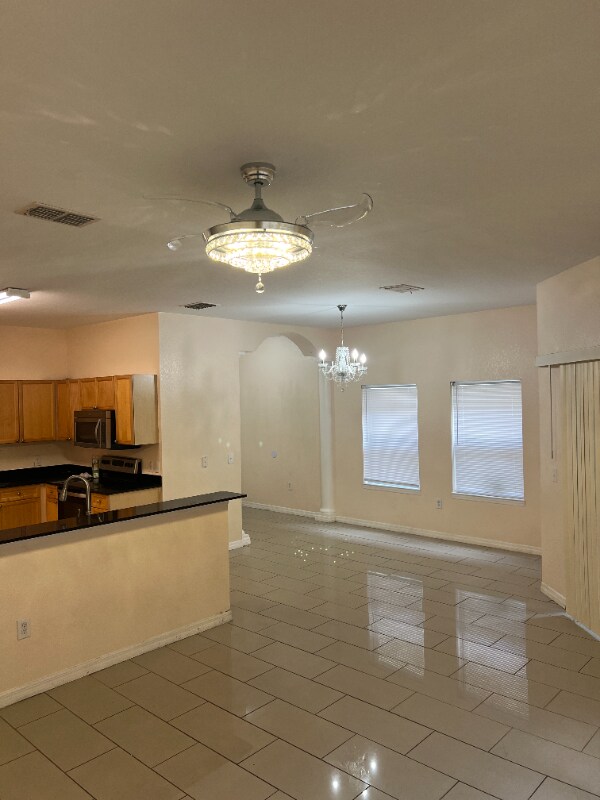 Building Photo - 10873 Dragon Wood Dr