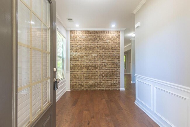 Building Photo - 5046 Apple Grove Rd NE