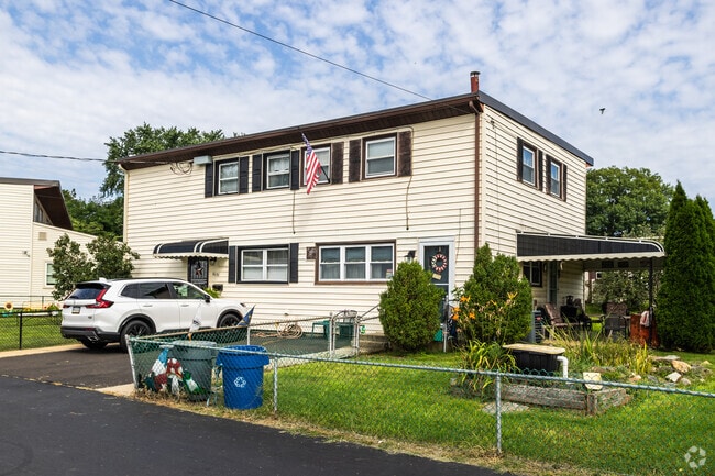 Building Photo - Pennypack Woods Home Ownership Association