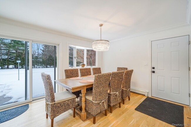 Building Photo - 19 Pine Tree Ln