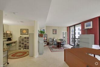 Building Photo - 2 br, 2 bath Condo - 801 S Olive Ave Unit ...