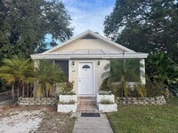 Building Photo - 424 Wildwood Way