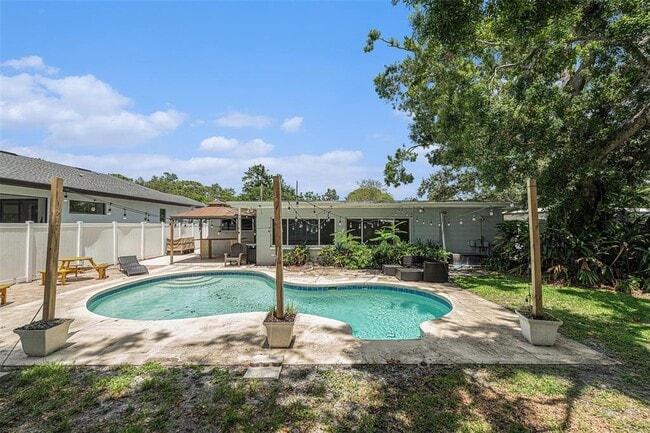 Building Photo - 4307 S Thatcher Ave