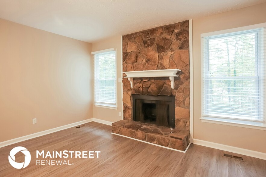 Building Photo - 7254 Fernwood Dr