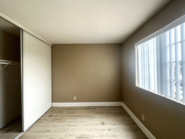 Building Photo - 3 bed, 2.5 bath located in Corona, CA!