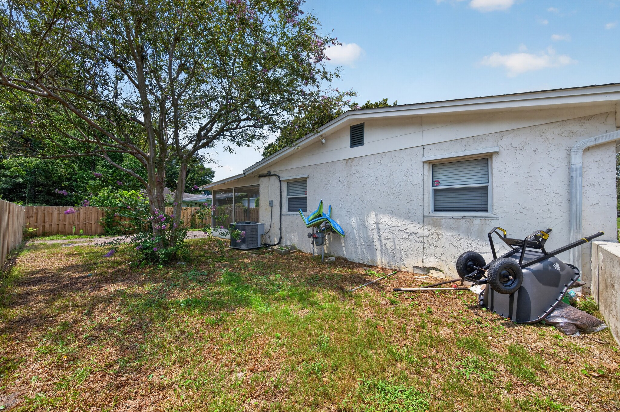 Building Photo - 111 N Lorraine Dr
