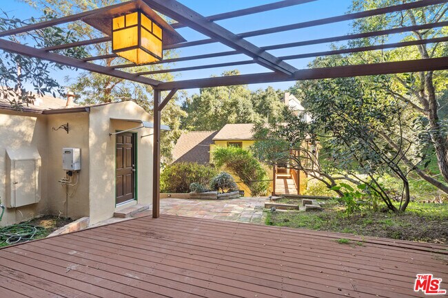 Building Photo - 3705 Fredonia Dr