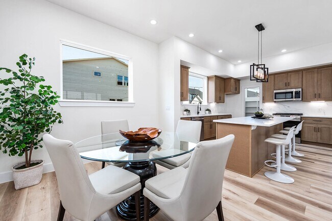 Building Photo - 3201 St Emanuel St