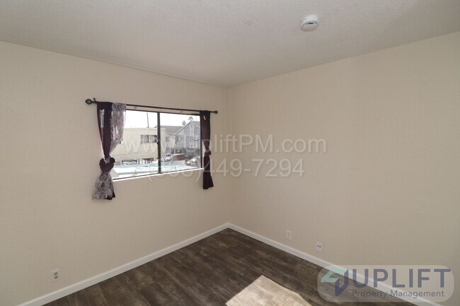 Building Photo - 2-bedroom, 2-bathroom home in a gated comm...