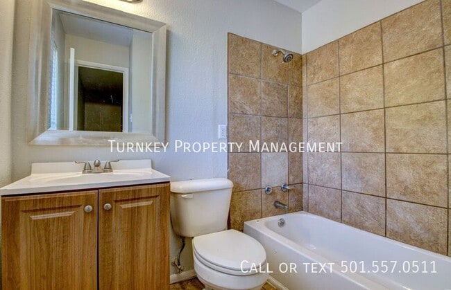 Building Photo - 7 Fairbrook Dr