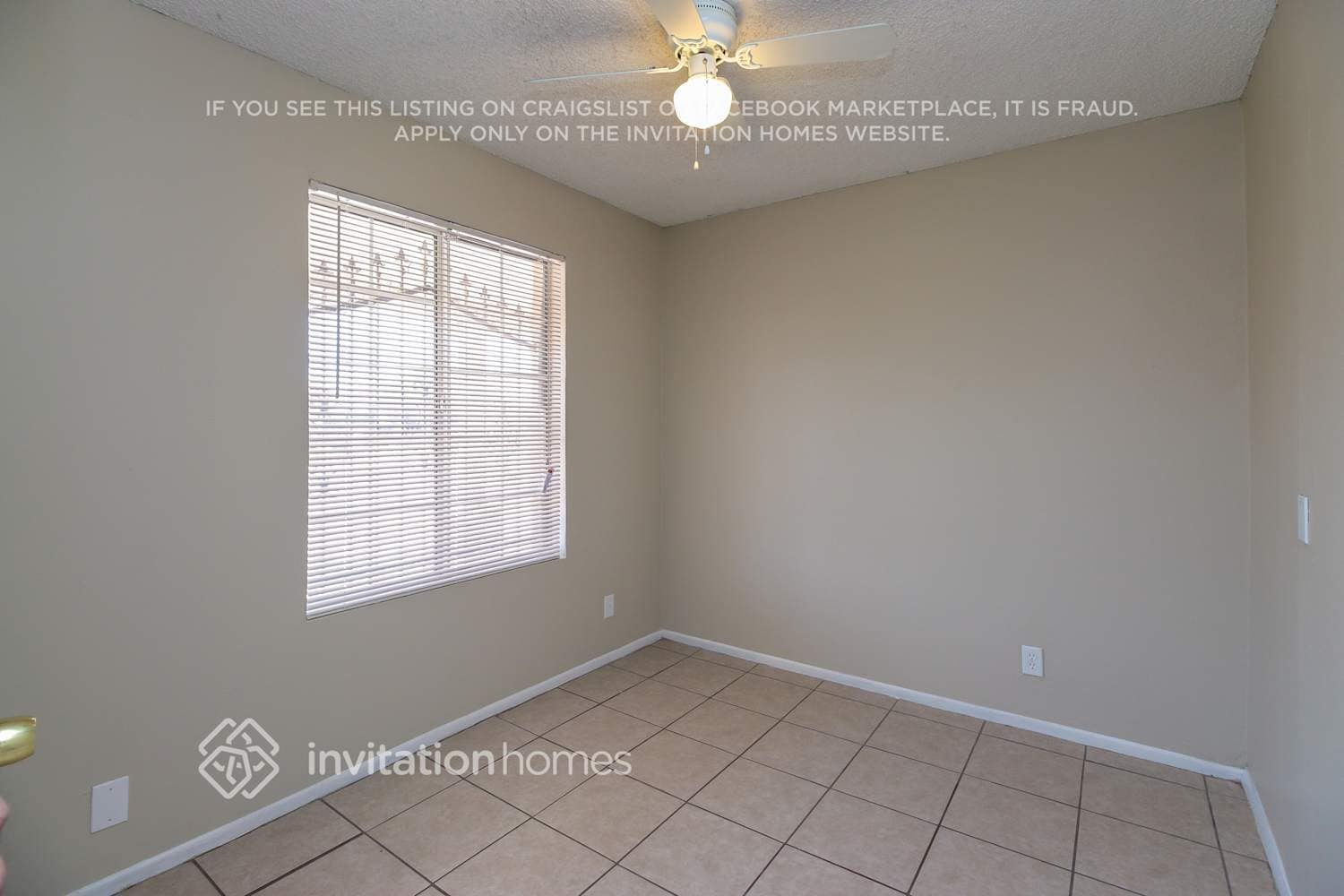 Building Photo - 2226 W Hidalgo Ave