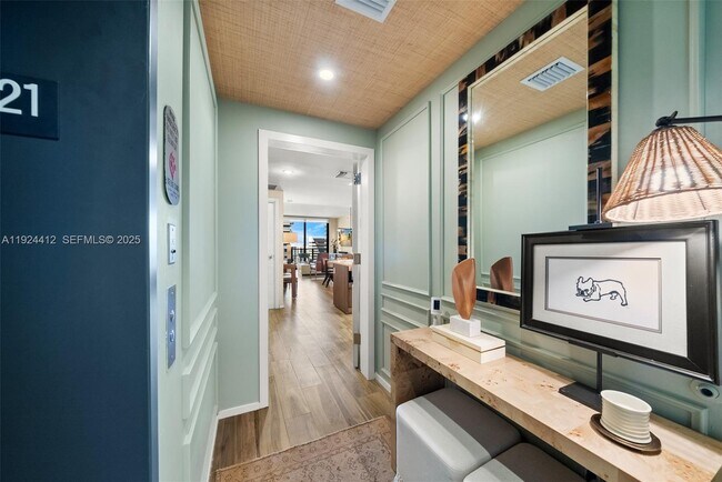 Building Photo - 801 S Miami Ave