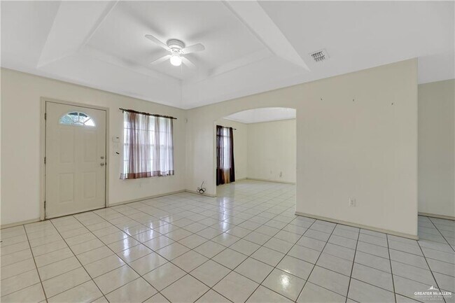 Building Photo - 20 Via Sol Dr