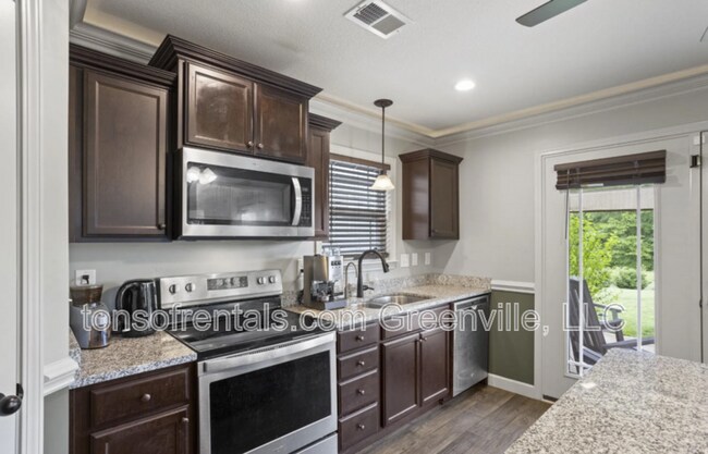 Building Photo - 679 Spartan Commodor Ln