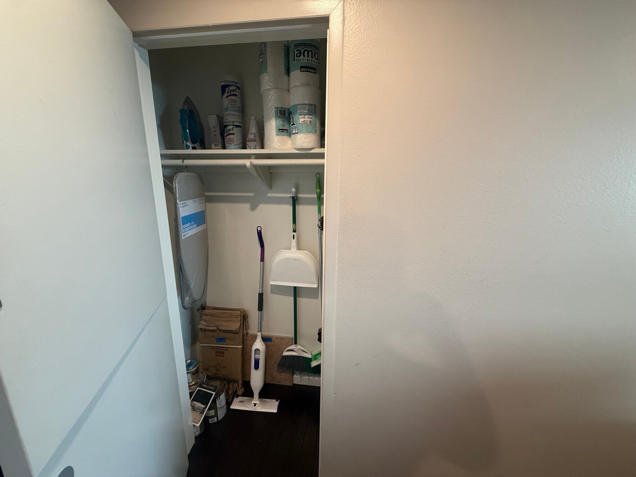 Building Photo - 6927 Amherst St