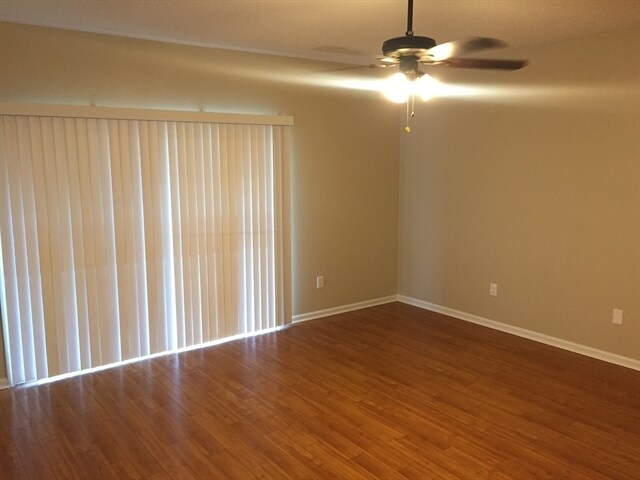 Building Photo - 1779 Ferncreek Dr