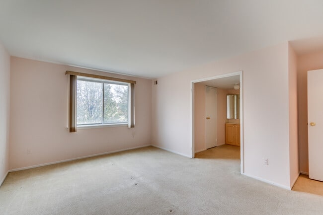 Building Photo - 2817 Jermantown Rd