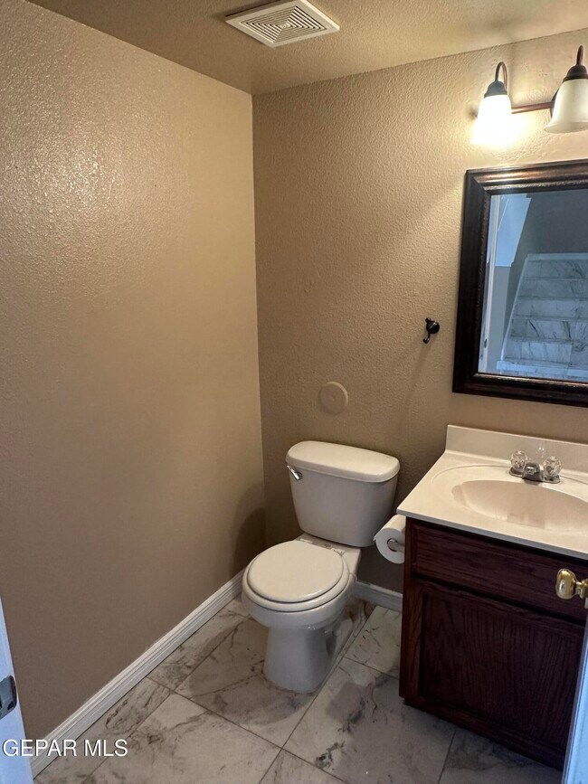 Building Photo - 14049 Tierra Delfin Dr