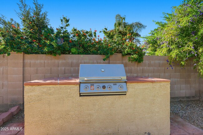 Building Photo - 18560 E Strawberry Dr