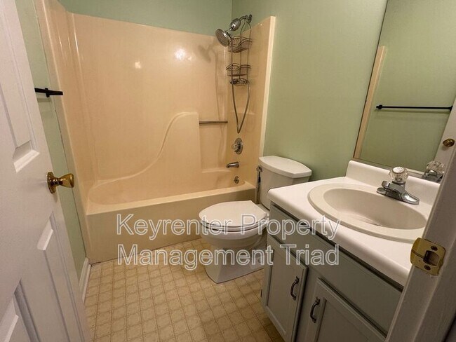 Building Photo - 1520 Kenwalt Dr