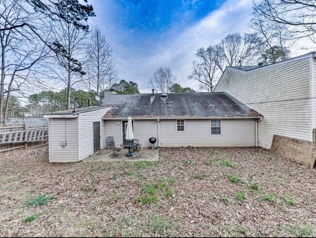 Building Photo - 4925 Farmstead Ct NE