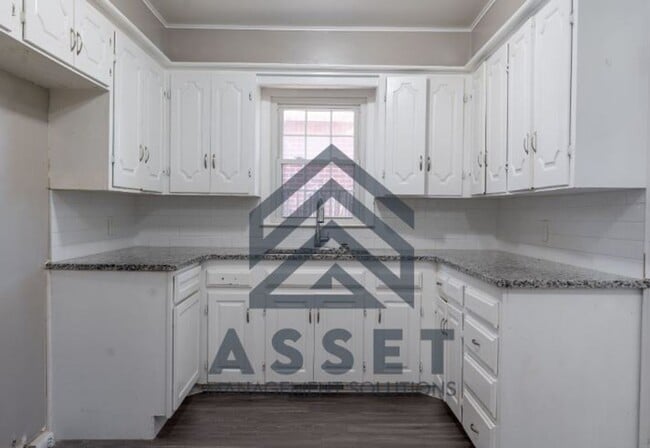 Building Photo - RENT TO OWN – WARR ACRES, OK