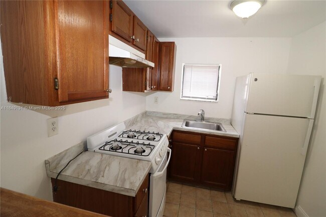 Building Photo - 1206 N 22nd Ave