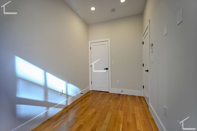 Building Photo - Brand new 2 bed in Bay Village