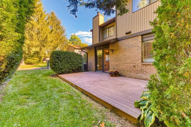 Building Photo - 39 Wimbledon Dr