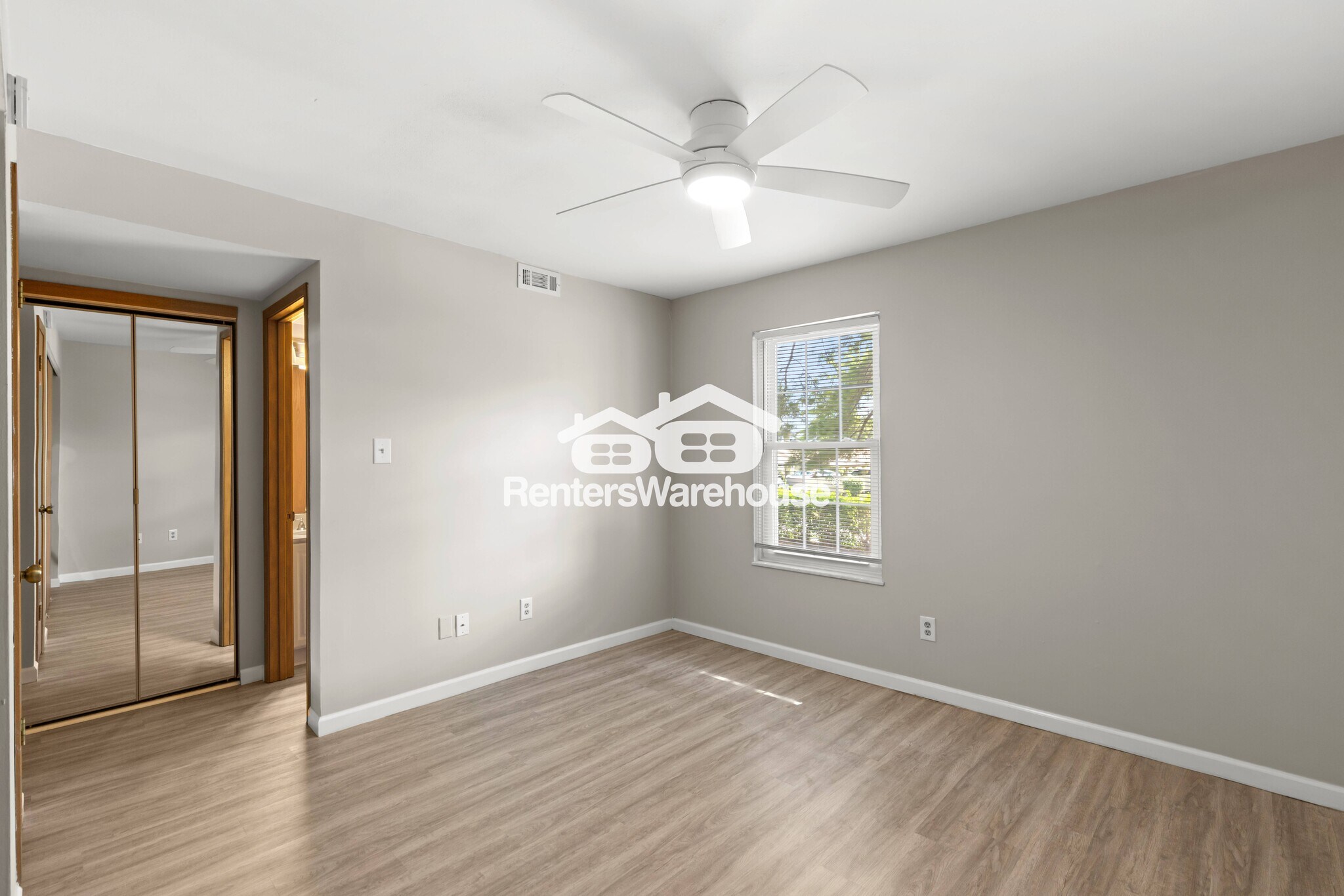 Building Photo - 708 Ridgeside Dr