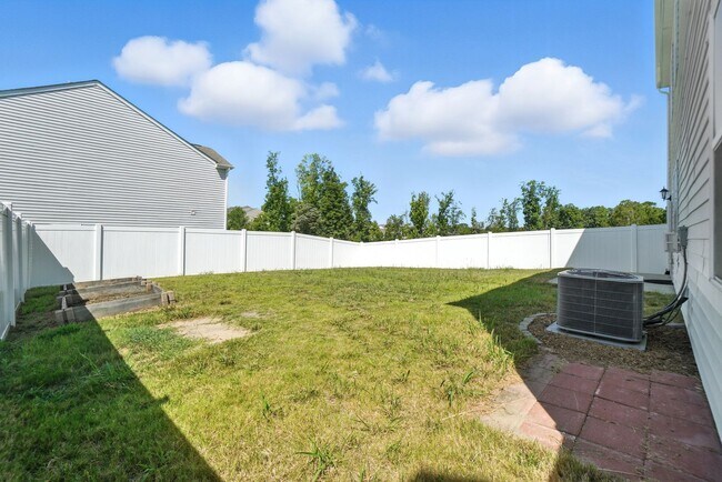 Building Photo - Stunning home, Move-in Ready!