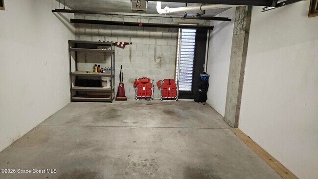 Building Photo - 8951 Lake Dr