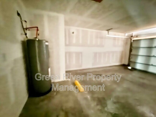 Building Photo - 278 Pickett Dr