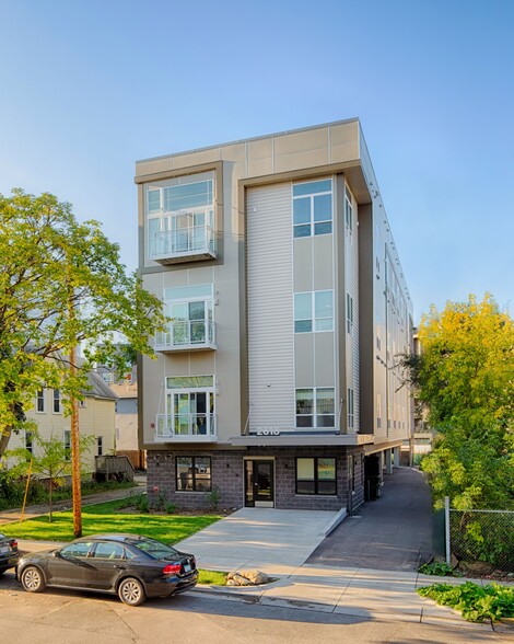 Primary Photo - Apts on Essex - West