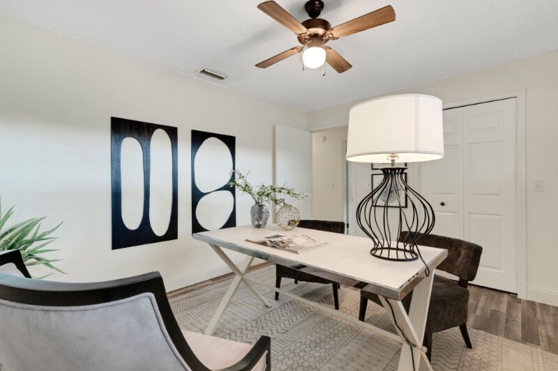 Building Photo - 1100 Pinellas Point Dr S
