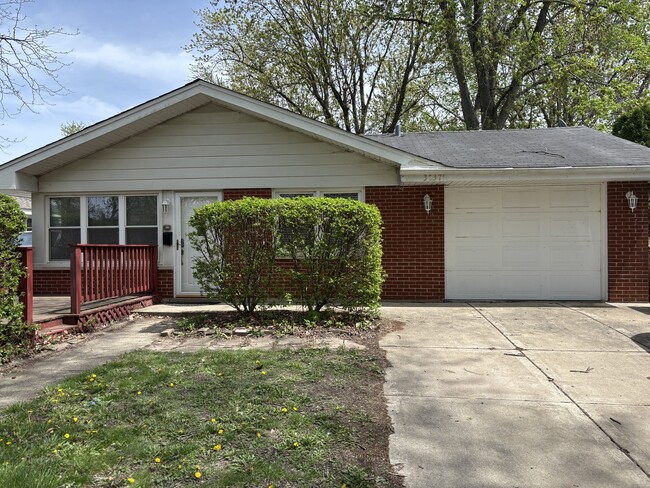 Primary Photo - 3037 Florence Ave