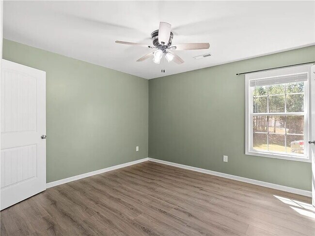 Building Photo - Beautiful 3 Bedroom Home in Country Setting