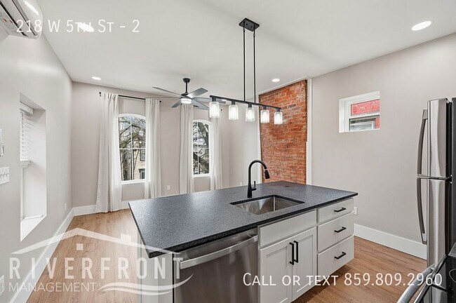 Building Photo - 218 W 5th St