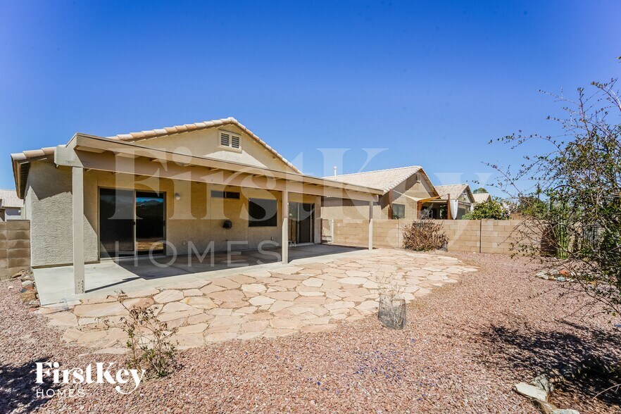 Building Photo - 7826 N Sun Flair Dr