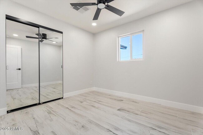 Building Photo - 14820 N 35th St