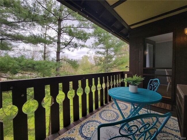 Building Photo - 22 Essex Ct