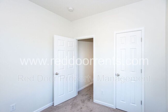 Building Photo - 907 Curlew Ln