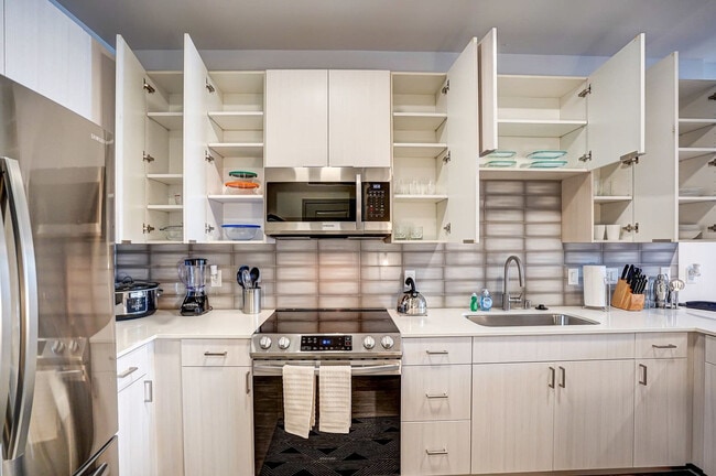 Building Photo - 5022 American Pkwy