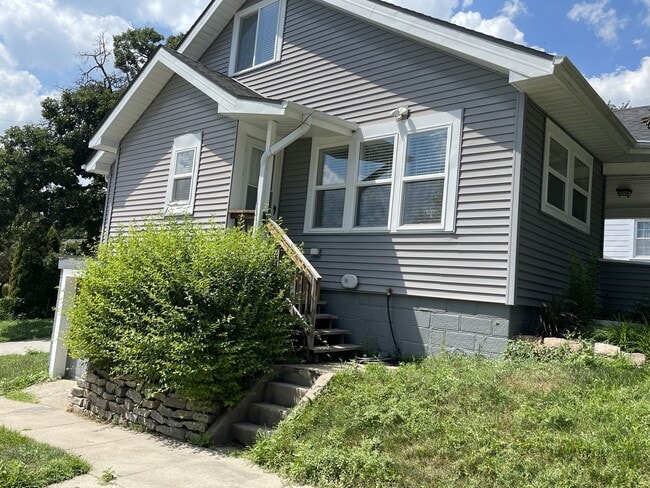 Building Photo - 2202 N 51st St