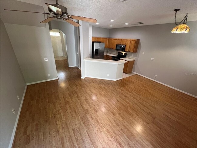 Building Photo - 676 Vallance Way NE