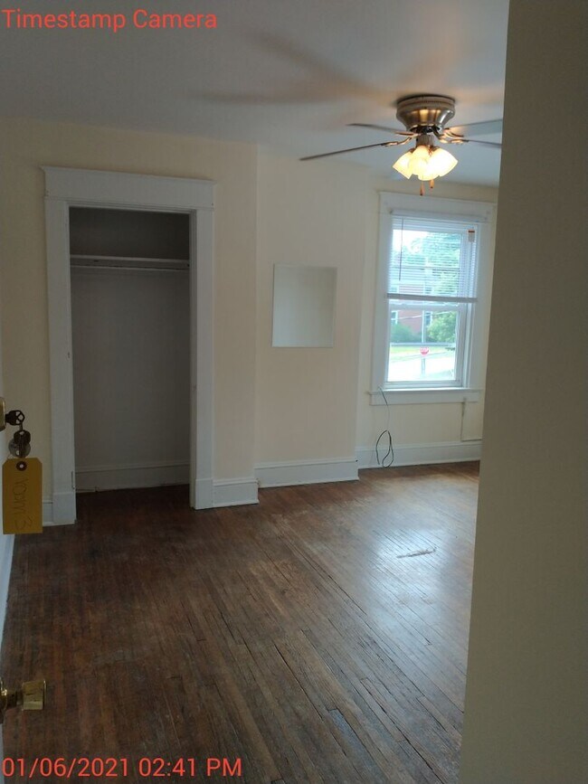 Building Photo - 504 14th St NW