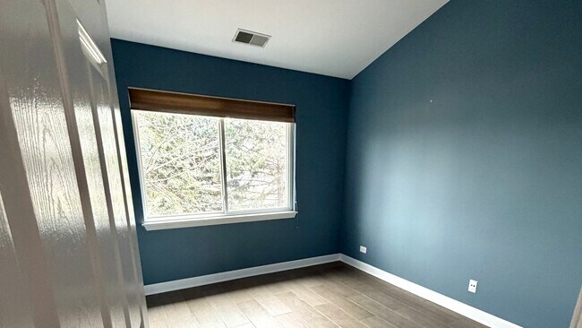 Building Photo - 3015 Kentshire Cir