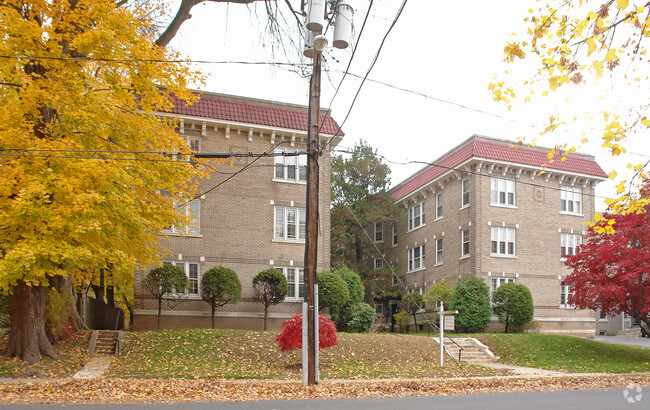 Building Photo - 8-14 Concord St