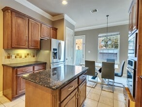 Building Photo - 1502 Olive Pl