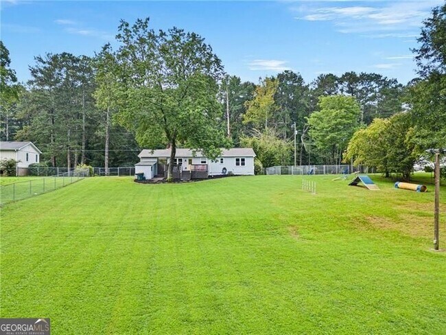 Building Photo - 3020 Land Rd